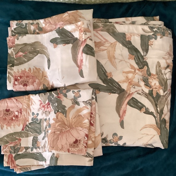 Ralph Lauren Olivia Josefina king duvet with two shams.  Button closures. - Picture 1 of 9